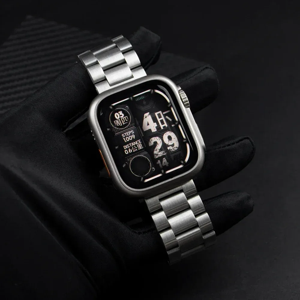 Boîtier et bracelet métal pour Apple Watch 40 à 46 mm