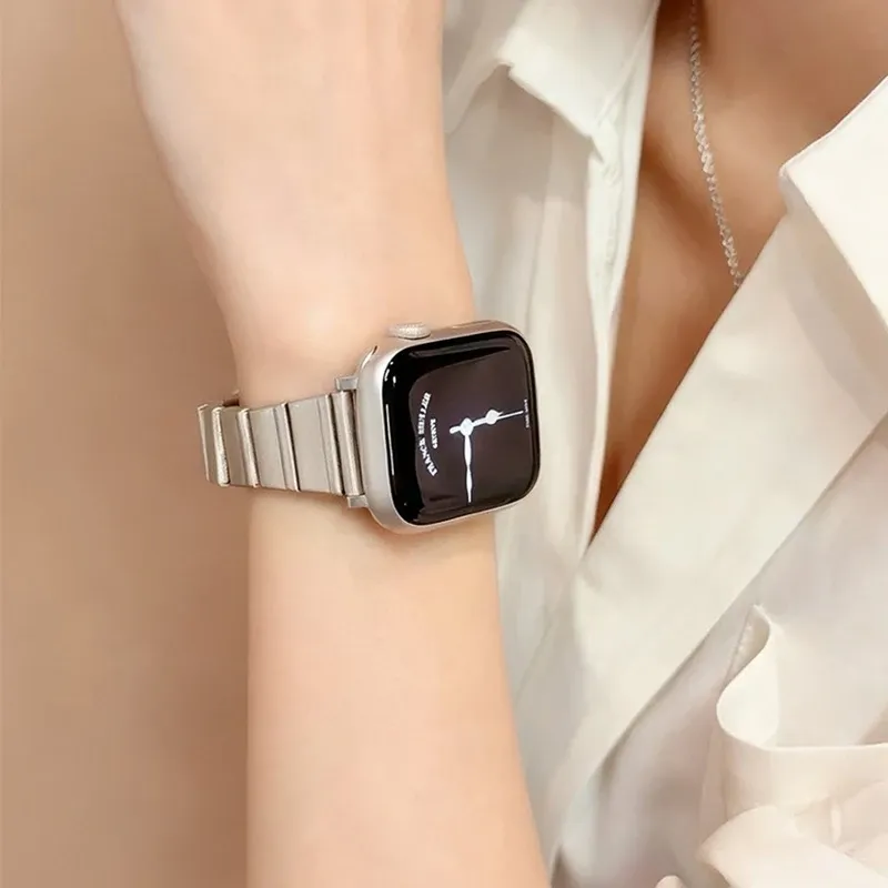 Bracelet acier fin pour Apple Watch 38 à 49 mm femmes