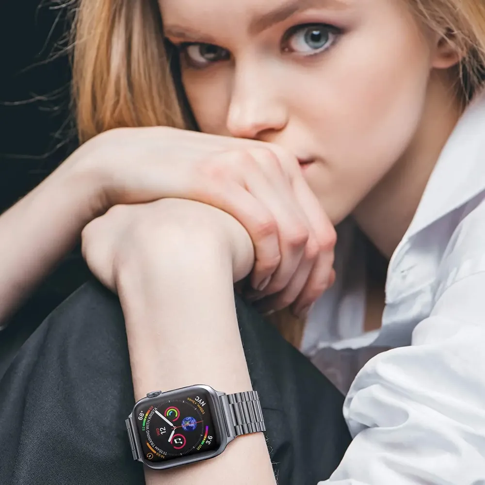 Bracelet acier pour Apple Watch 38 à 49 mm série 11