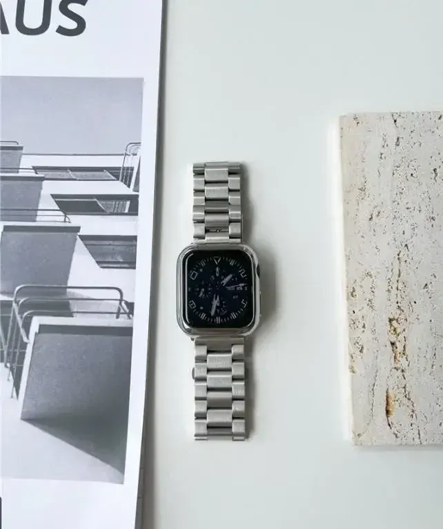 Bracelet acier pour Apple Watch 38 à 49 mm série 12