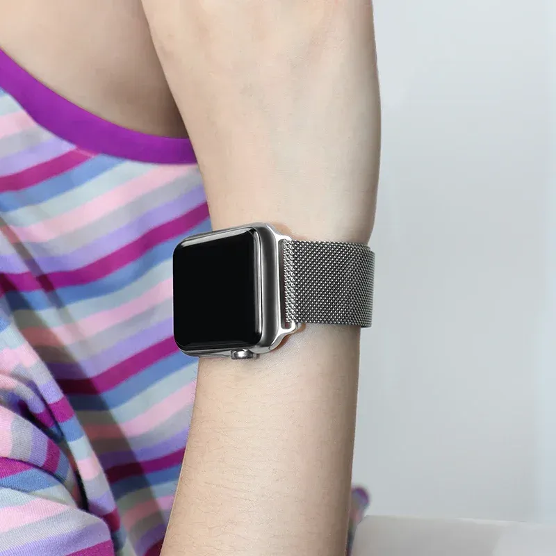 Bracelet boucle milanaise pour Apple Watch 38 à 49 mm