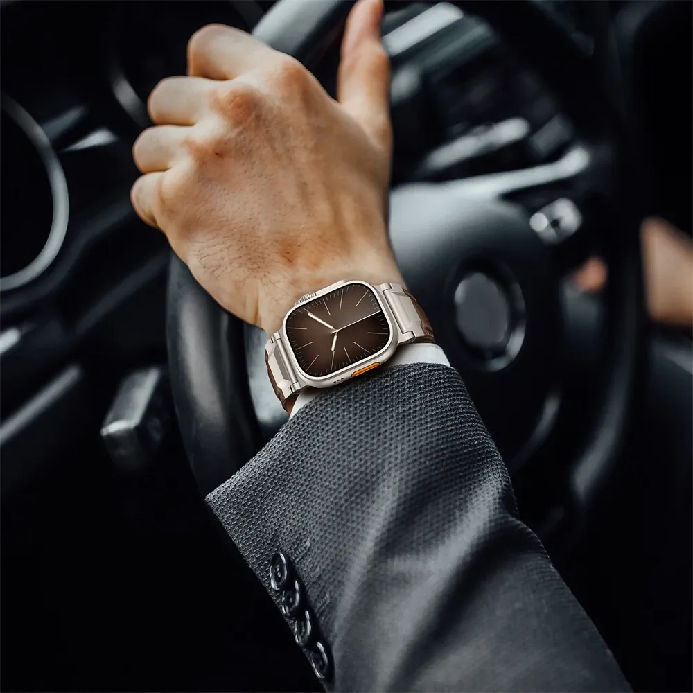 Bracelet cuir design Mecha pour Apple Watch 44 à 49 mm