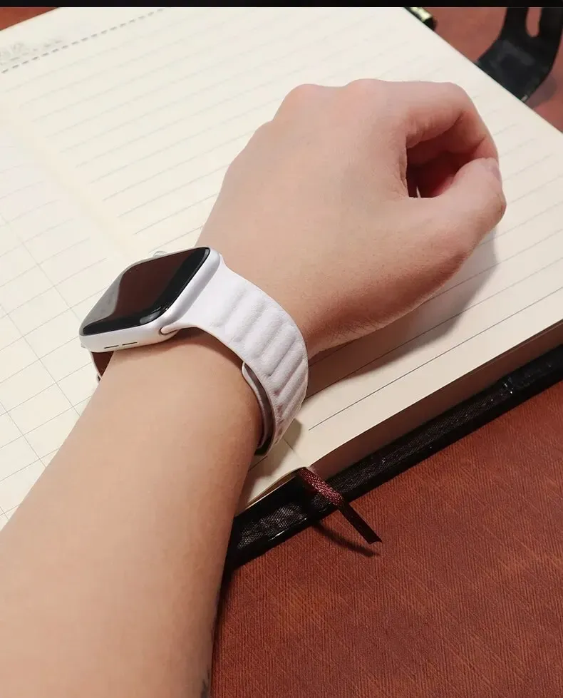 Bracelet cuir magnétique pour Apple Watch 38 à 49 mm