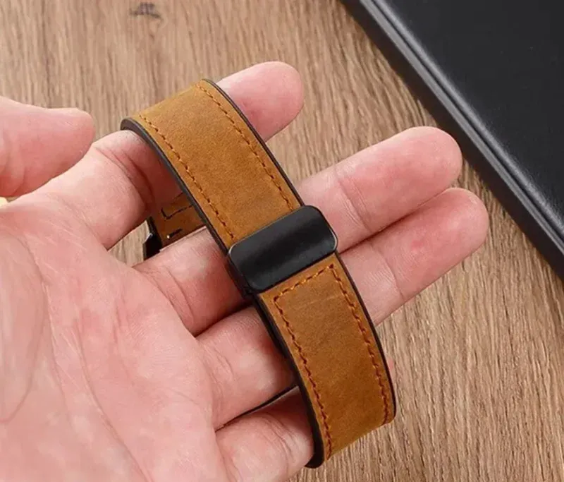 Bracelet cuir magnétique pour Apple Watch 38 à 49 mm