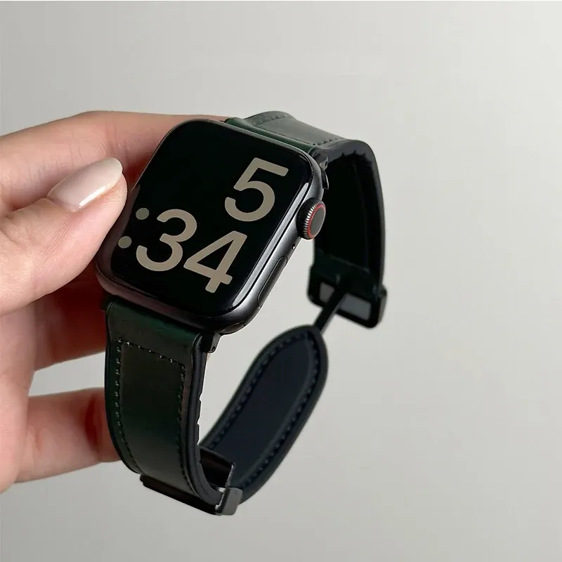 Bracelet cuir silicone magnétique pour Apple Watch 38 à 49 mm
