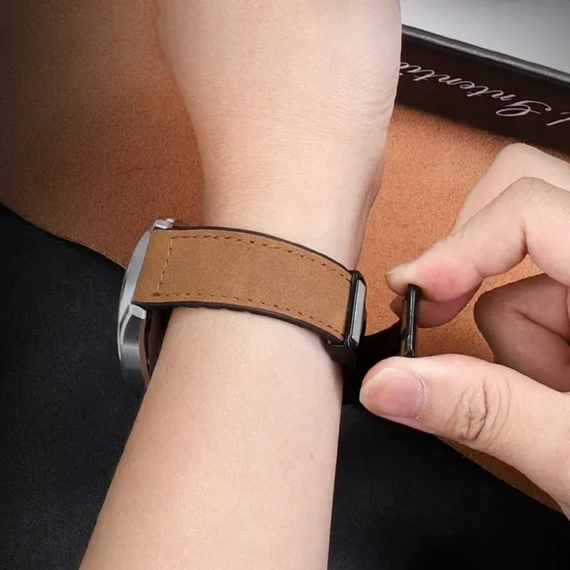 Bracelet cuir silicone magnétique Samsung Galaxy Watch 4 à 7