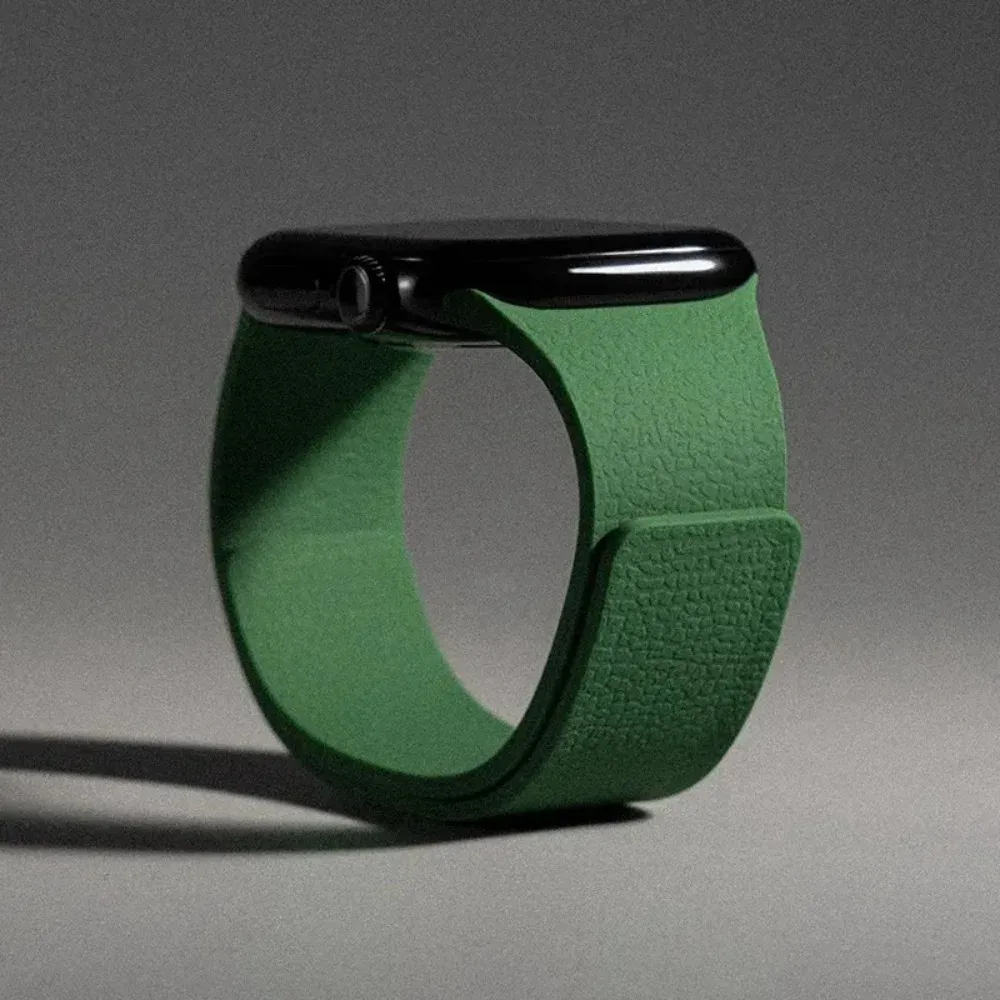 Bracelet magnétique silicone Apple Watch 38 à 49 mm
