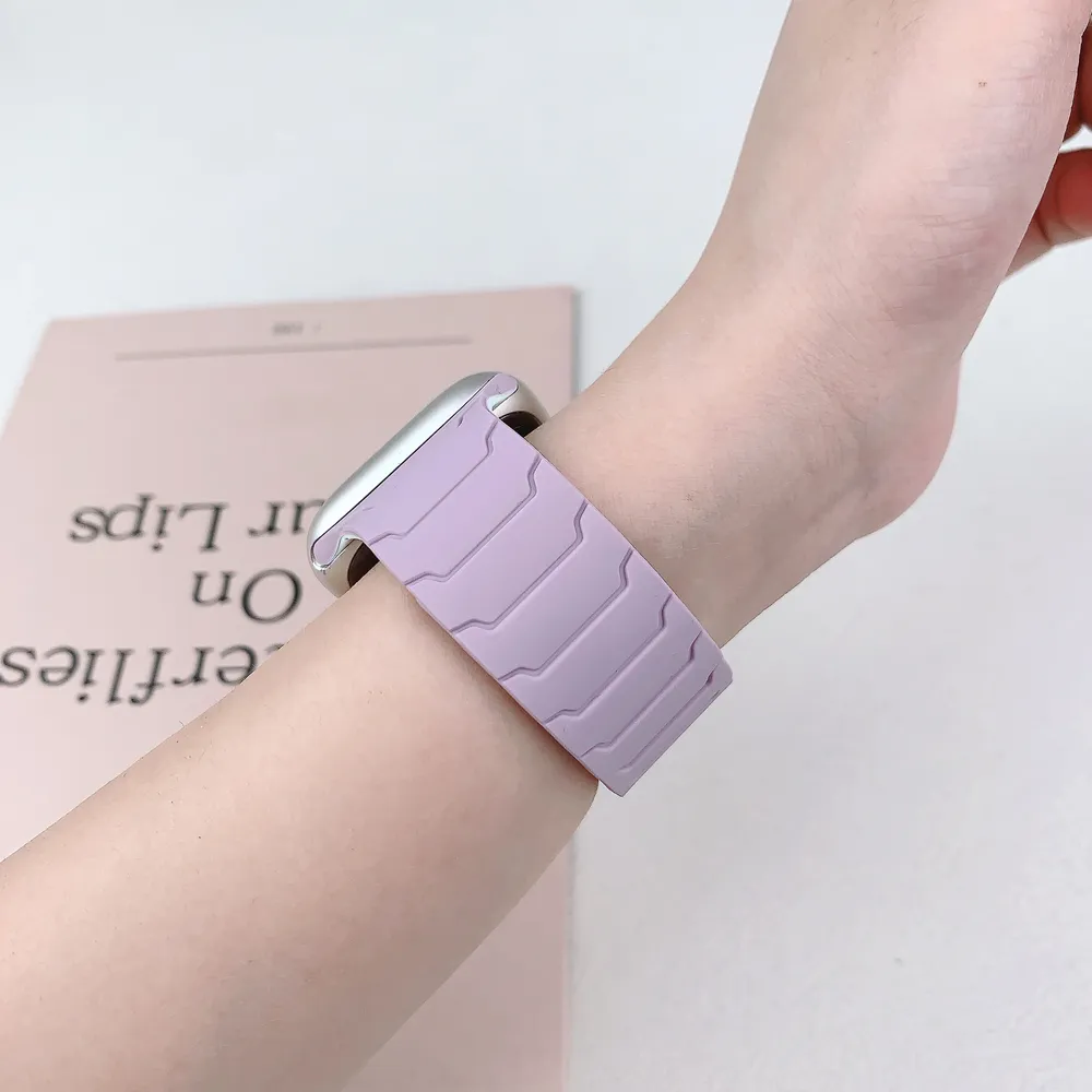 Bracelet magnétique silicone pour Apple Watch 38 à 49 mm