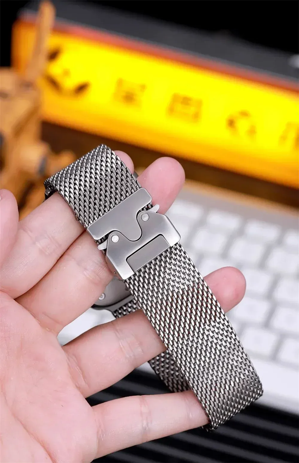 Bracelet maille milanaise 38 à 49 mm pour Apple Watch