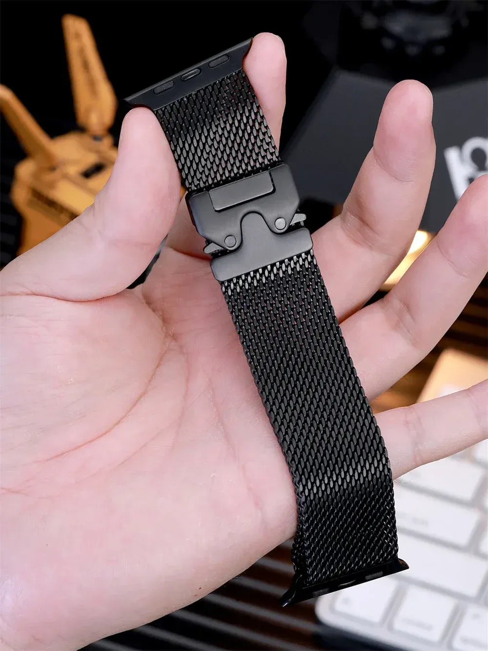 Bracelet maille milanaise 38 à 49 mm pour Apple Watch