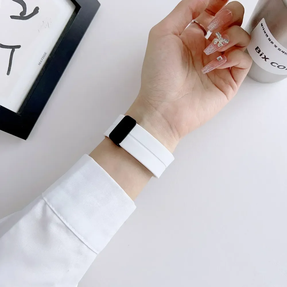 Bracelet silicone magnétique 20 à 22 mm pour montre connectée
