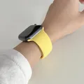 Bracelet silicone pour Apple Watch 38 à 49 mm série 11 SE – Couleur du bracelet 4 jaunes
