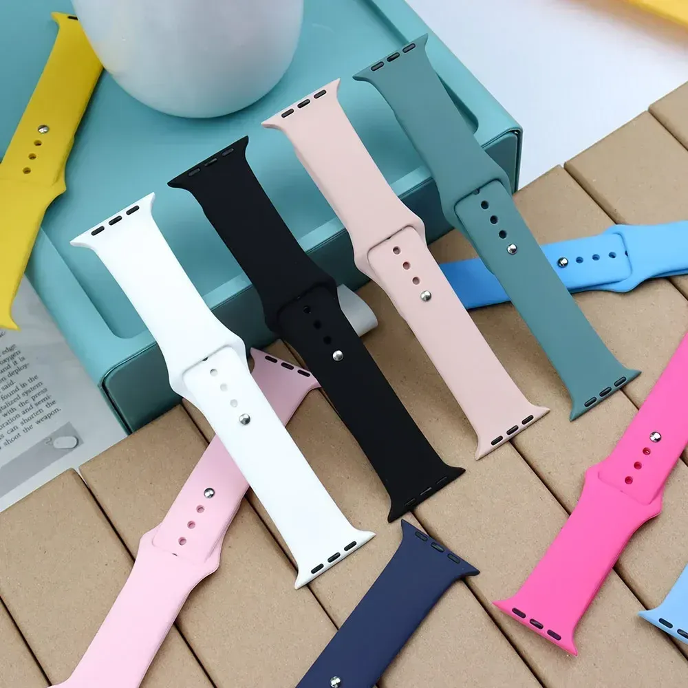 Bracelet silicone pour Apple Watch 38 à 49 mm série 11 SE