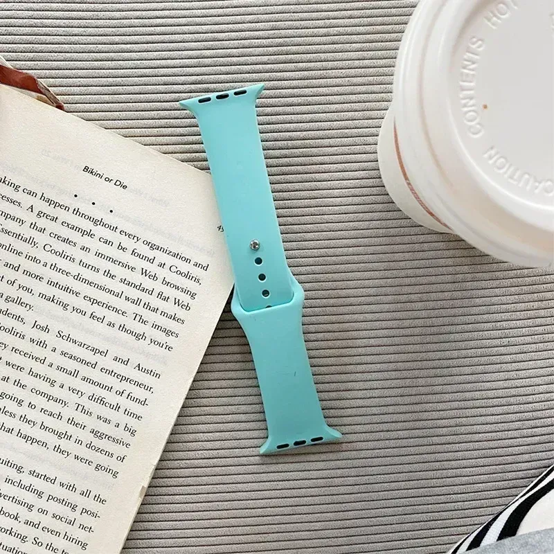 Bracelet silicone pour Apple Watch 38 à 49 mm série 11 SE