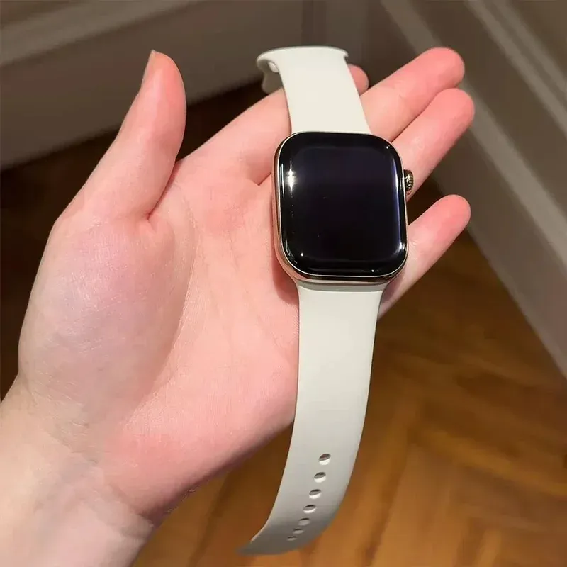 Bracelet silicone pour Apple Watch 38 à 49 mm série 11 SE