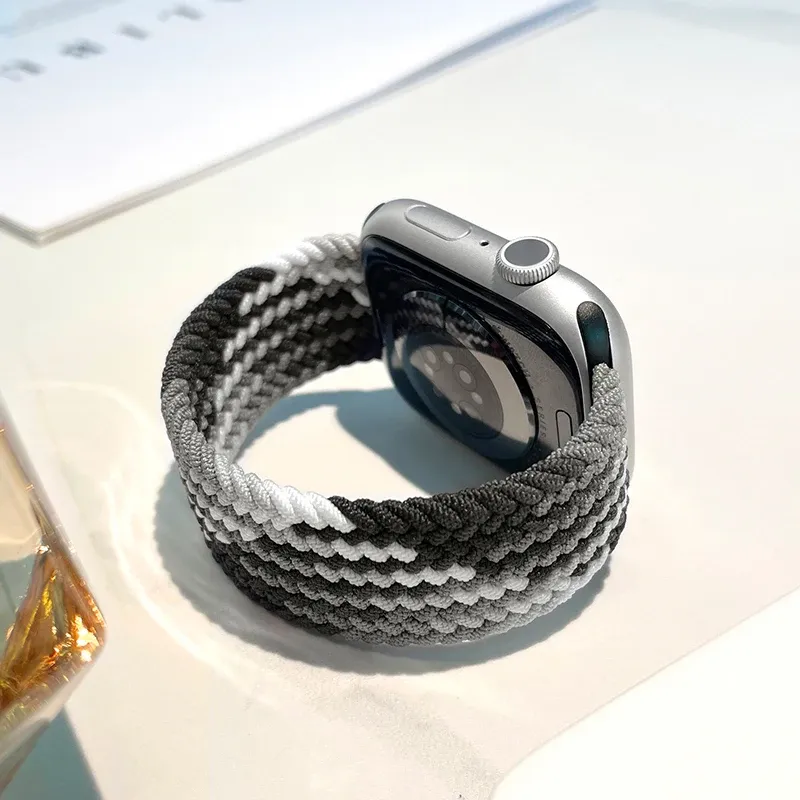 Bracelet tressé pour Apple Watch 38 à 49 mm